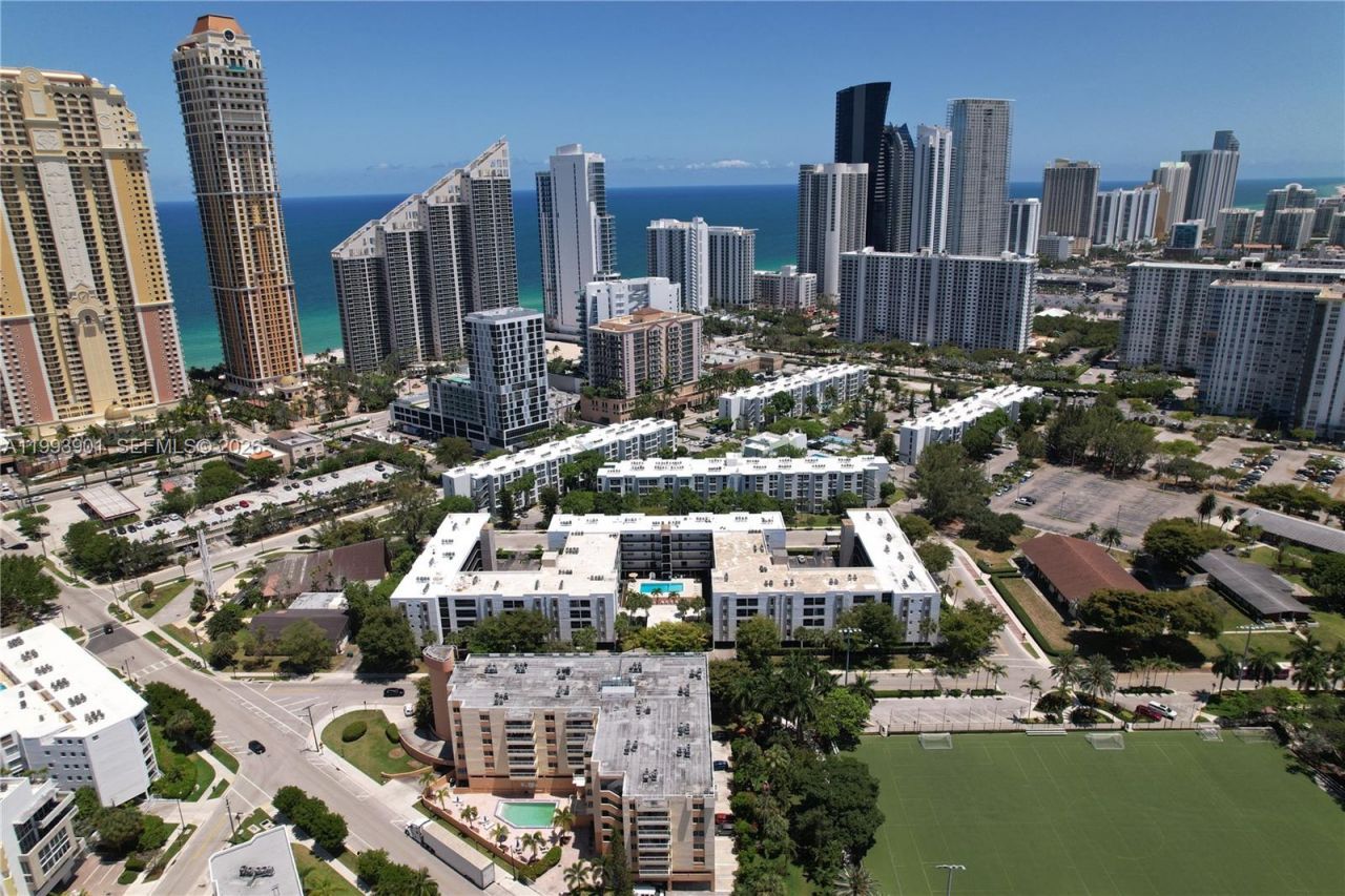 201 178th Dr, Unit 415, Sunny Isles Beach, FL 33160 Photo
