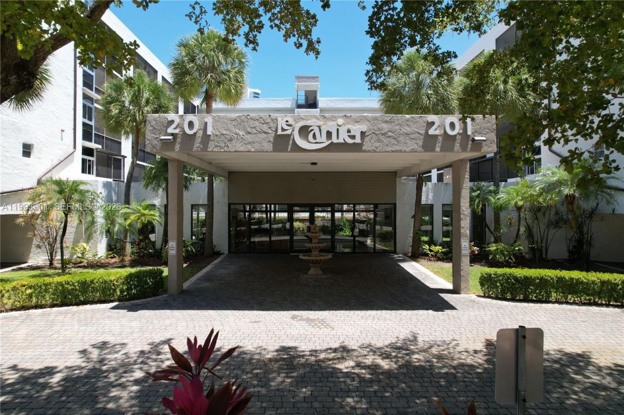 201 178th Dr, Unit 415, Sunny Isles Beach, FL 33160 Photo