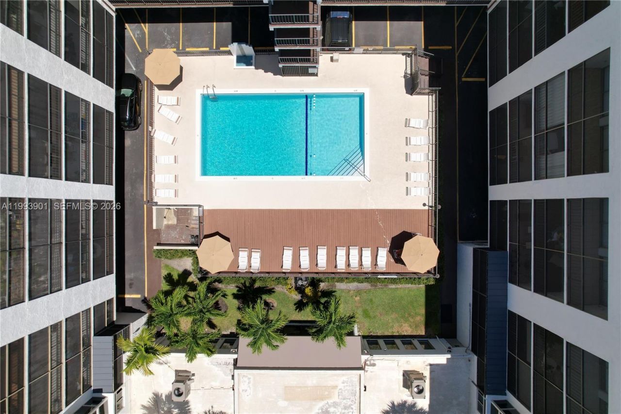 201 178th Dr, Unit 415, Sunny Isles Beach, FL 33160 Photo