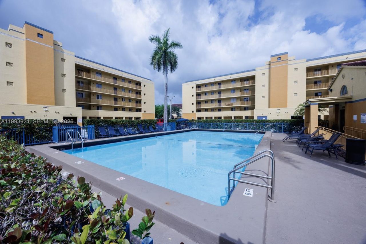 14920 SW 82nd Ln , Unit 12-104, Miami, FL 33193 Photo