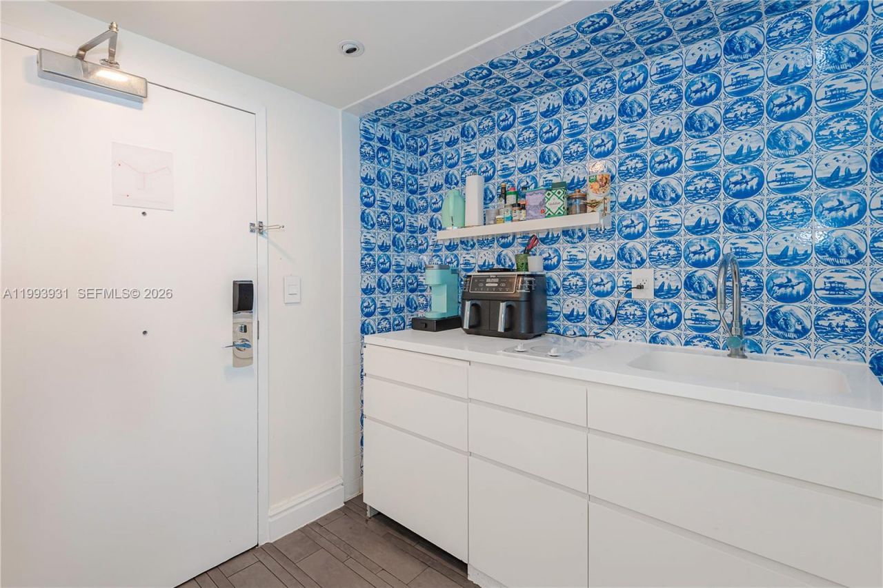 1100 West Ave , Unit 1427, Miami Beach, FL 33139 Photo