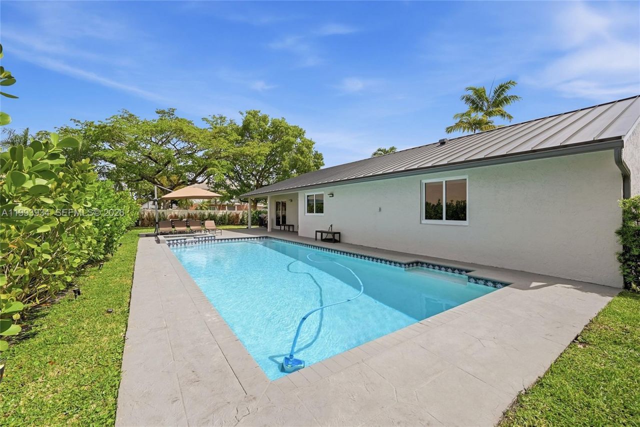 691 Blue Ridge Way, Davie, FL 33325 Photo