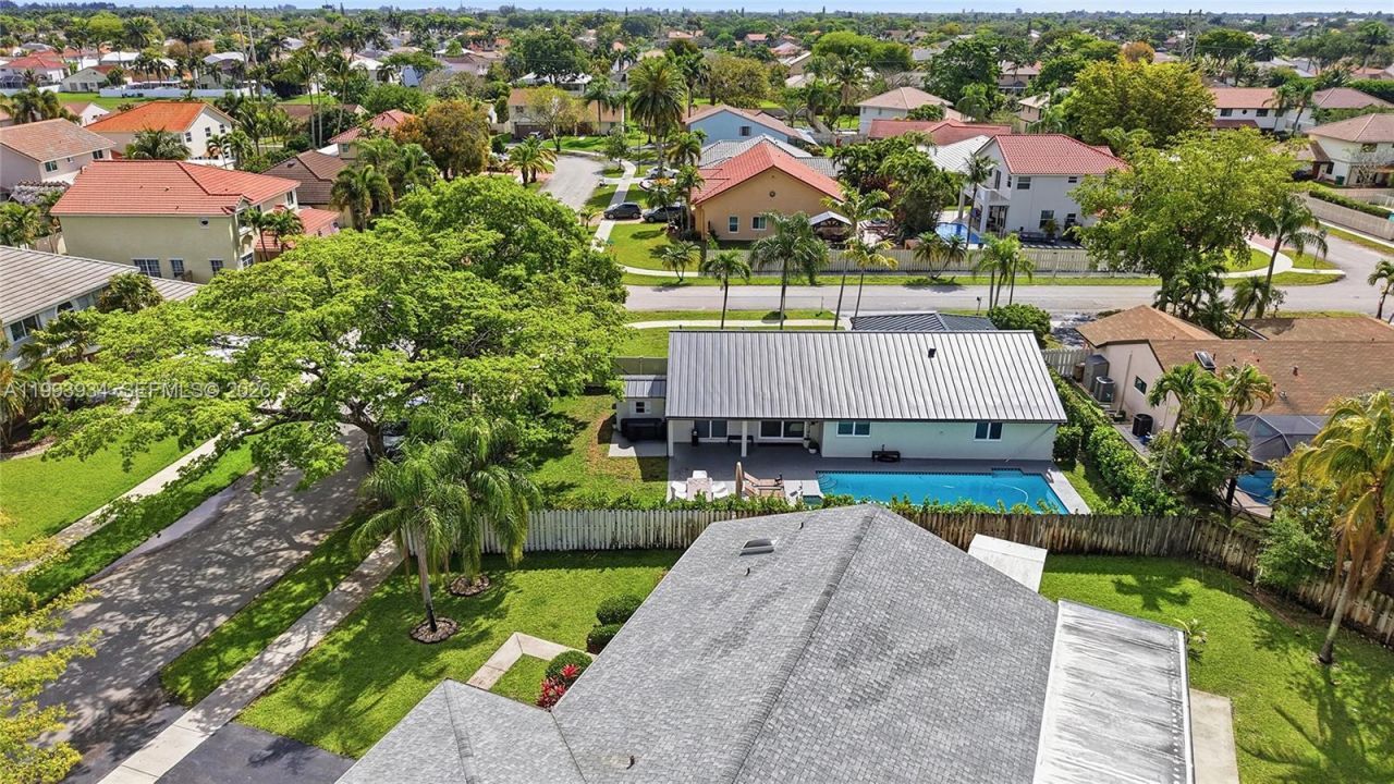 691 Blue Ridge Way, Davie, FL 33325 Photo