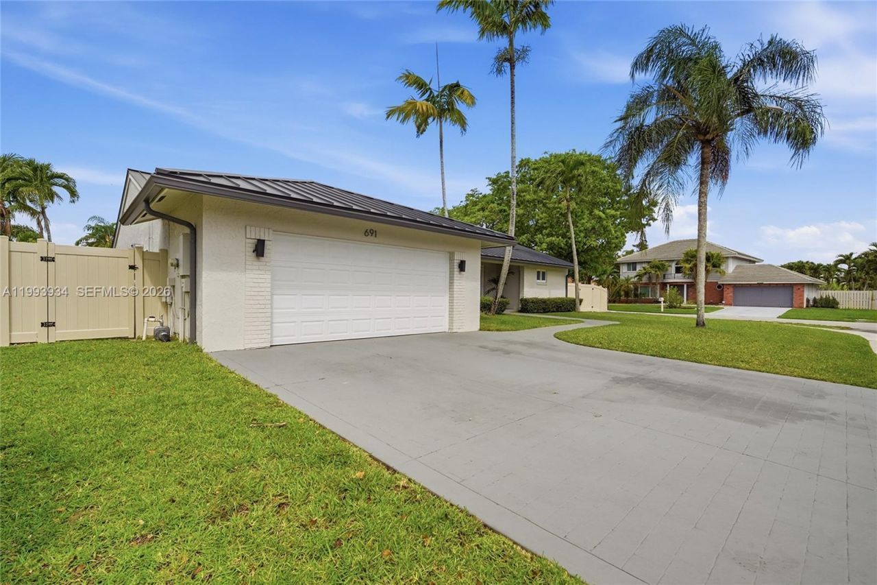 691 Blue Ridge Way, Davie, FL 33325 Photo