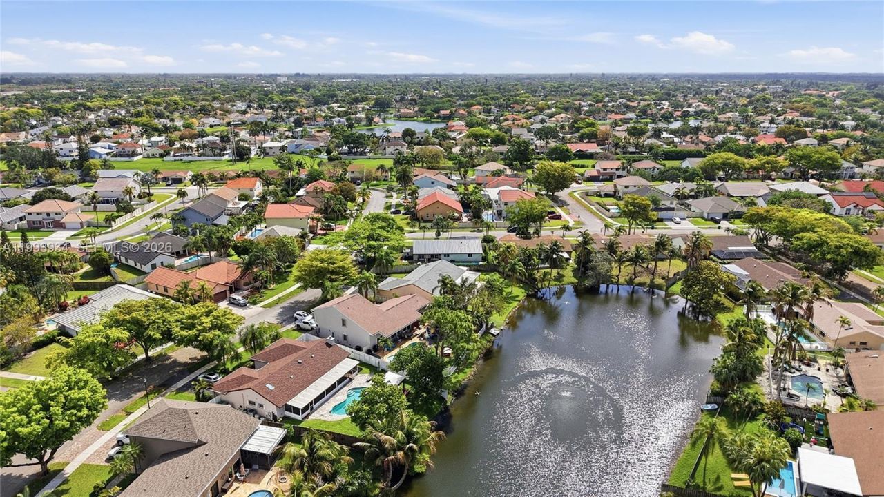 691 Blue Ridge Way, Davie, FL 33325 Photo