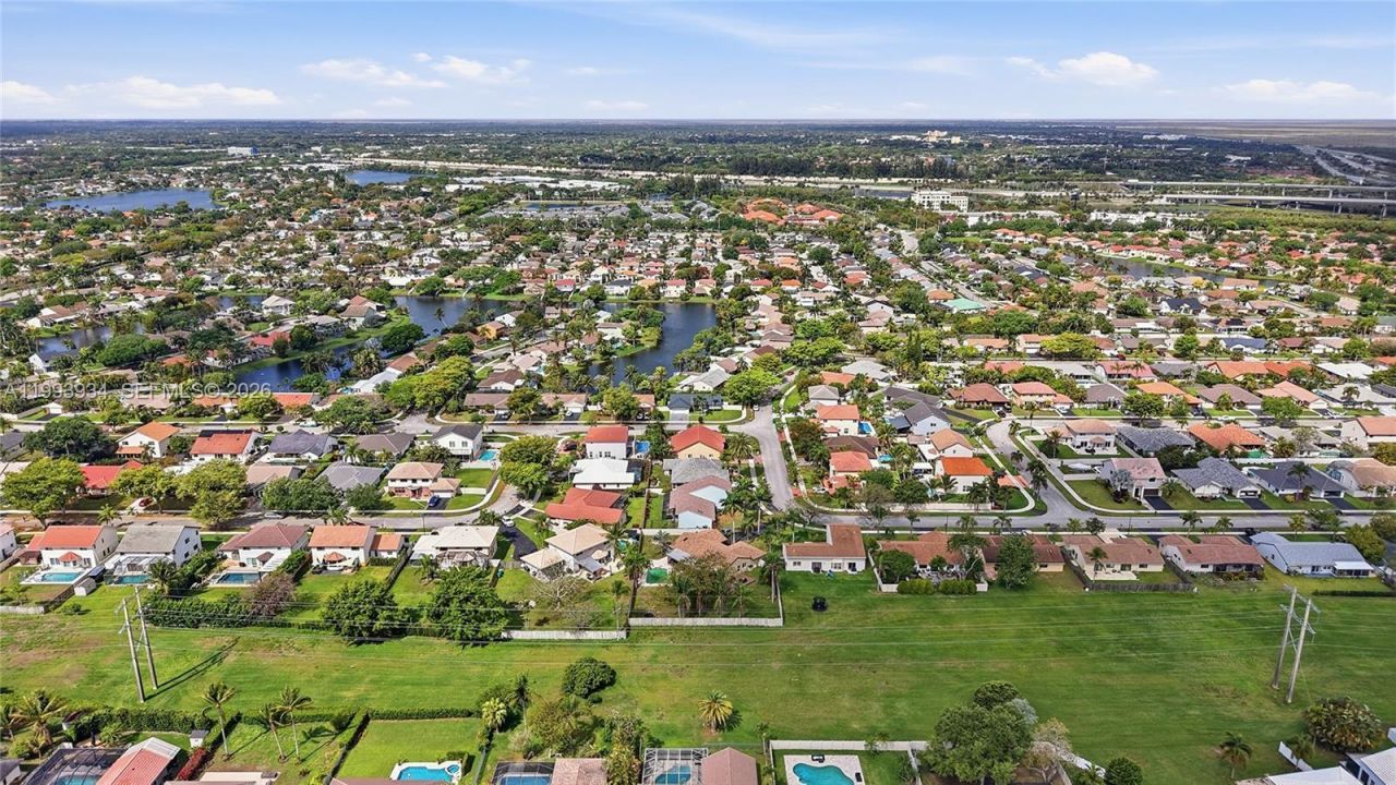 691 Blue Ridge Way, Davie, FL 33325 Photo