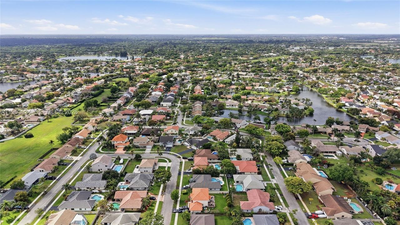 691 Blue Ridge Way, Davie, FL 33325 Photo