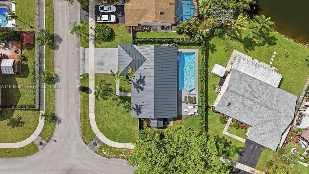 691 Blue Ridge Way, Davie, FL 33325 Photo