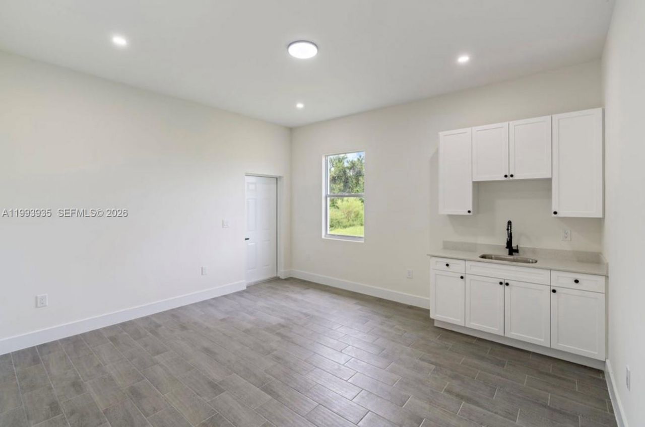 710 Peacock Ave, Lehigh Acres, FL 33974 Photo