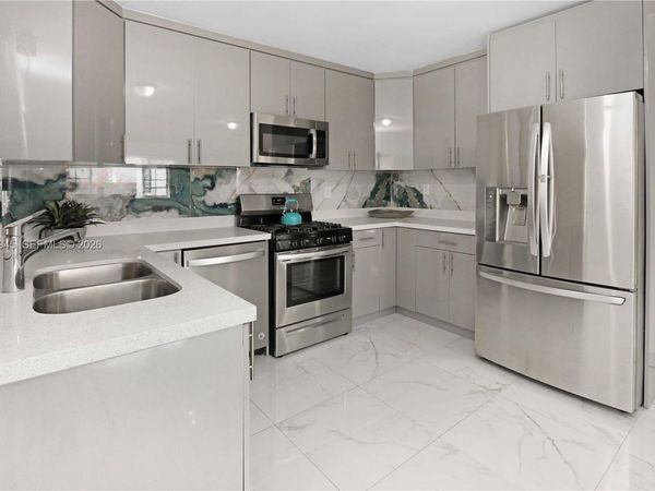 1510 Hayes St , Hollywood, FL 33020