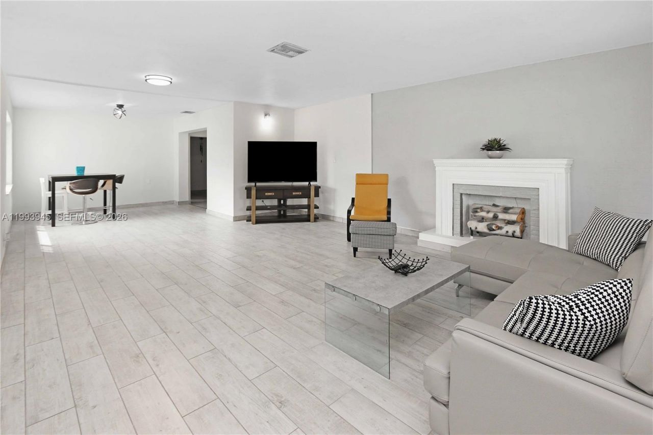 1510 Hayes St , Hollywood, FL 33020 Photo