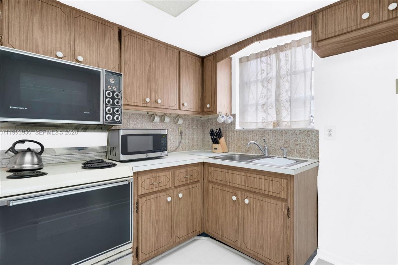 3011 NW 69th Ter , Miami, FL 33147 Photo