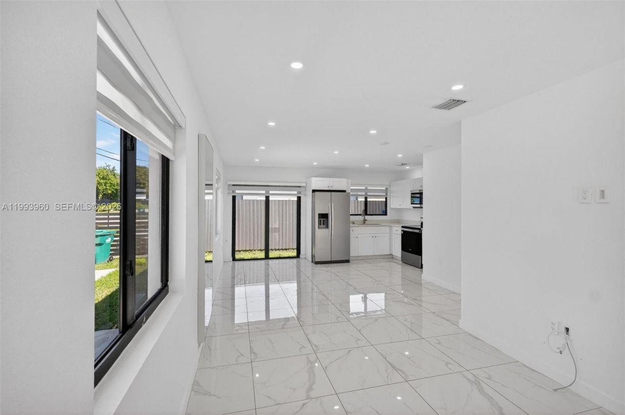 2492 SW 44th Street , Unit 2492, Miami, FL 33142 Photo