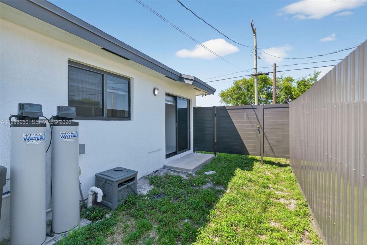 2492 SW 44th Street , Unit 2492, Miami, FL 33142 Photo