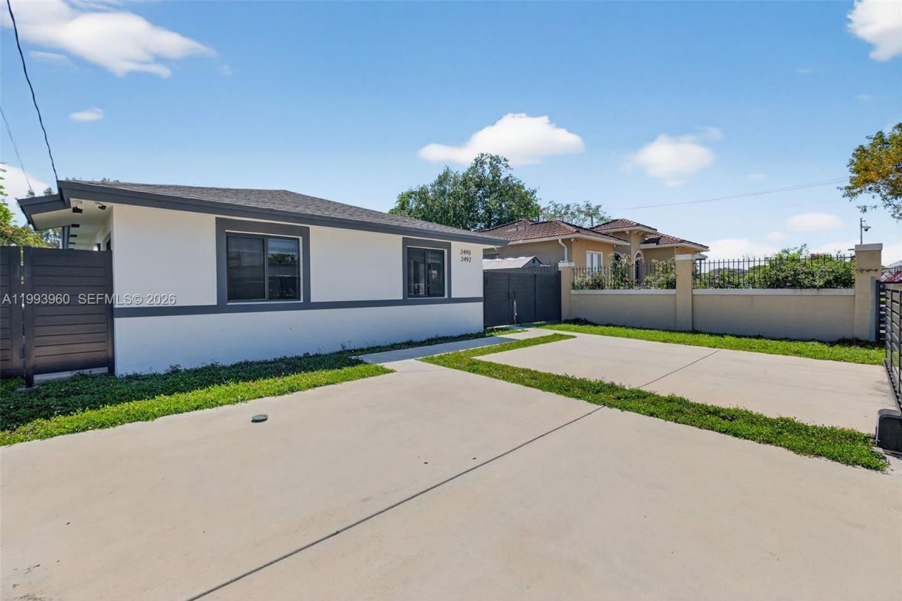 2492 SW 44th Street , Unit 2492, Miami, FL 33142 Photo