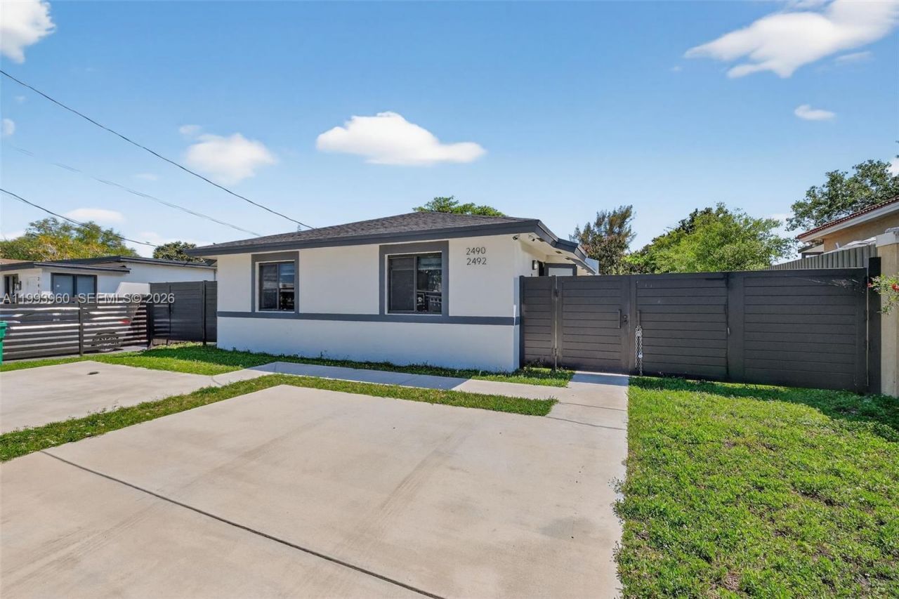 2492 SW 44th Street , Unit 2492, Miami, FL 33142 Photo