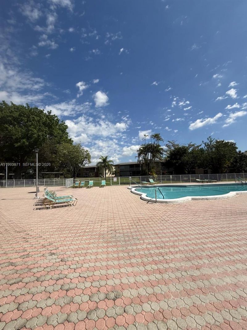 7605 W Atlantic Blvd, Unit 207, Margate, FL 33063 Photo