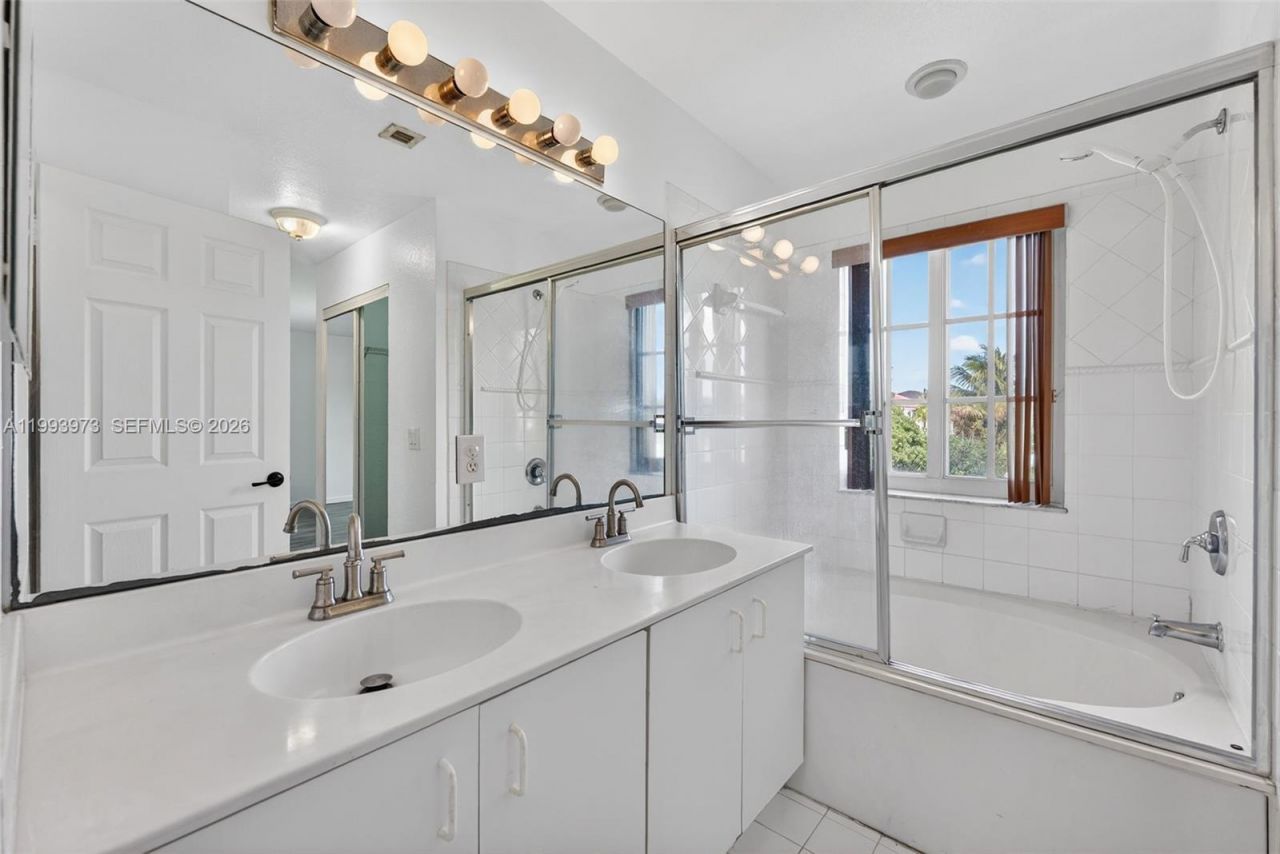 1805 NW 78th Way , Pembroke Pines, FL 33024 Photo