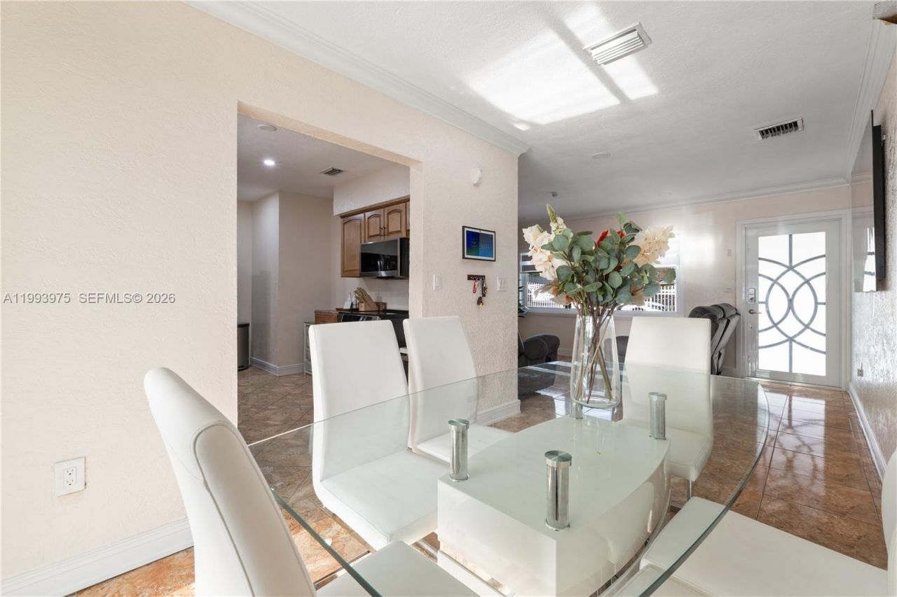 16110 NW 28th Pl , Miami Gardens, FL 33054 Photo