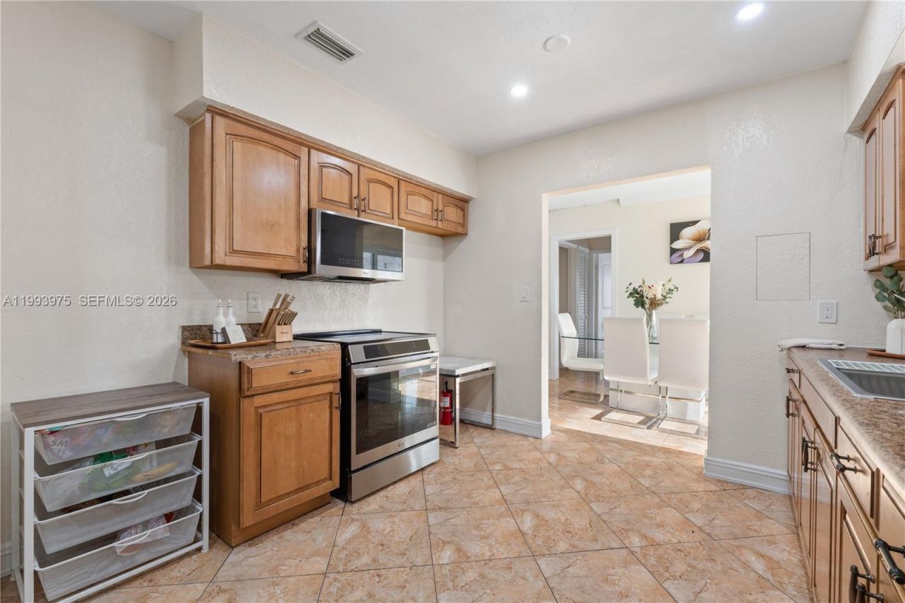 16110 NW 28th Pl , Miami Gardens, FL 33054 Photo