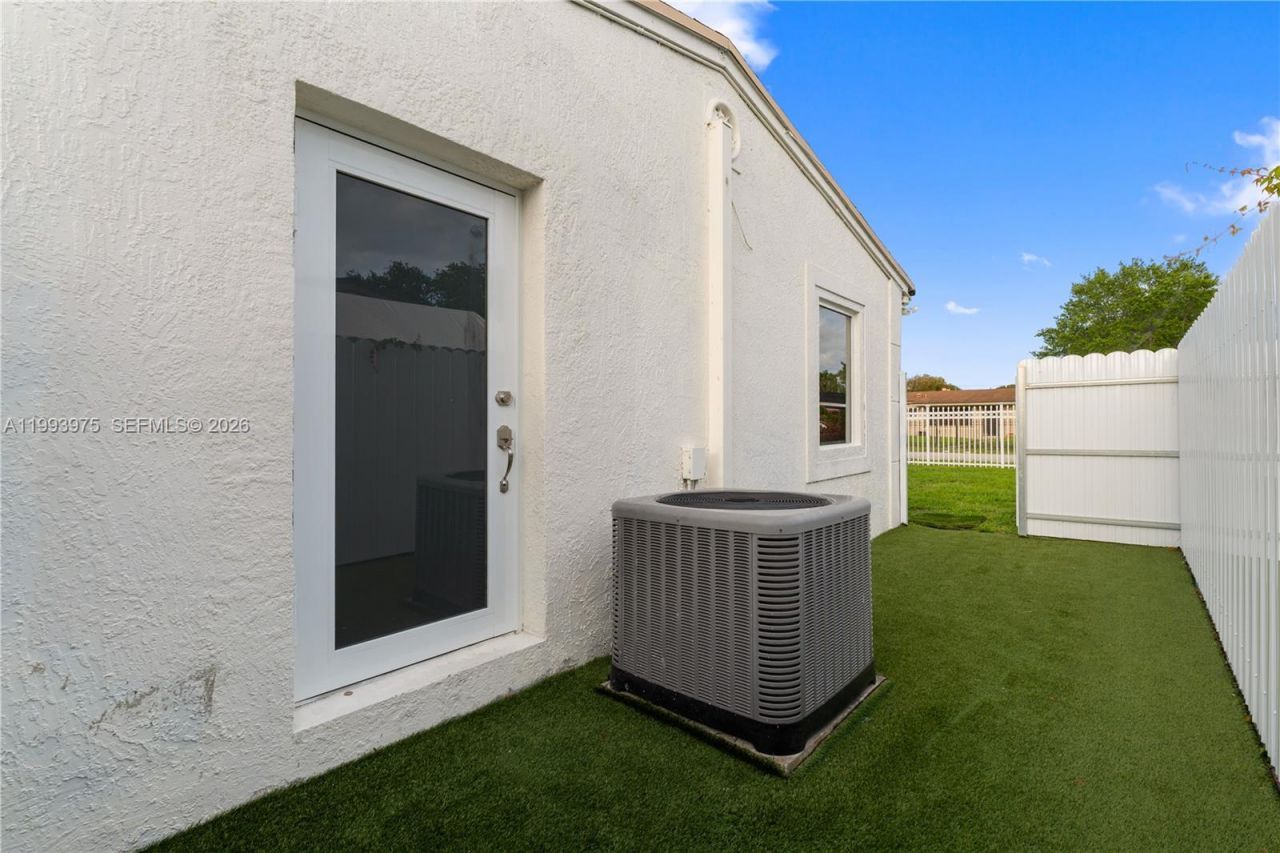 16110 NW 28th Pl , Miami Gardens, FL 33054 Photo