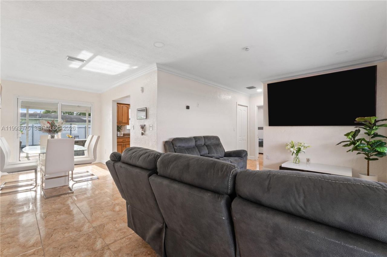 16110 NW 28th Pl , Miami Gardens, FL 33054 Photo