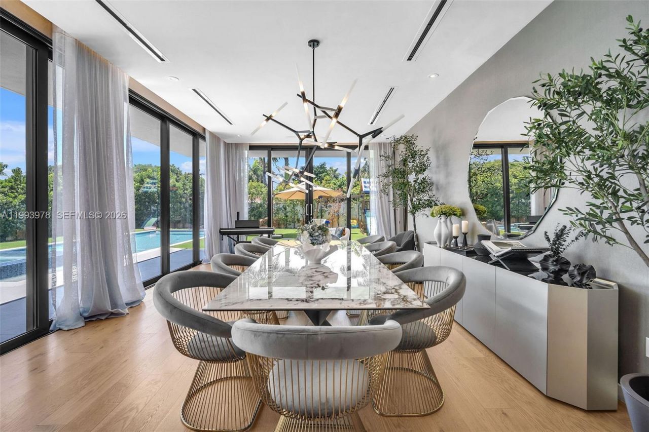 46 NE 162nd St , Miami, FL 33162 Photo