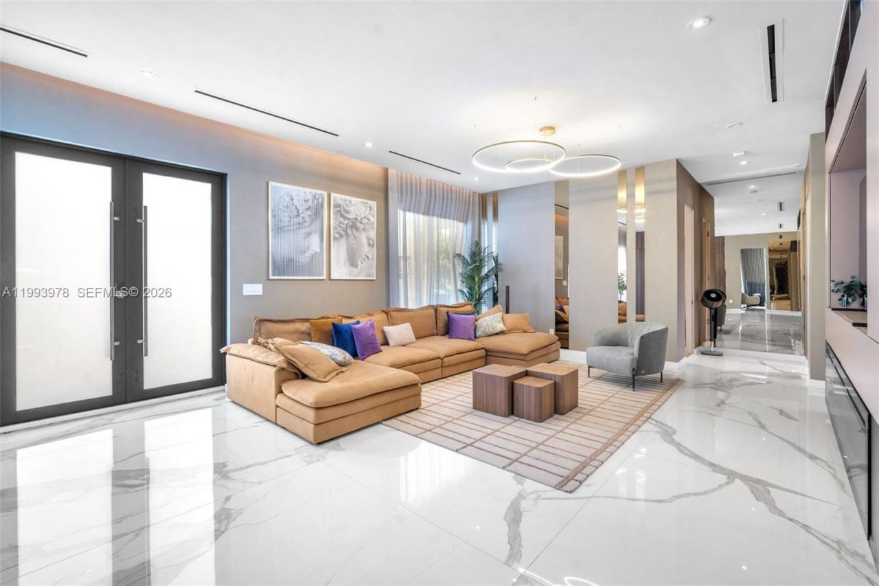 46 NE 162nd St , Miami, FL 33162 Photo