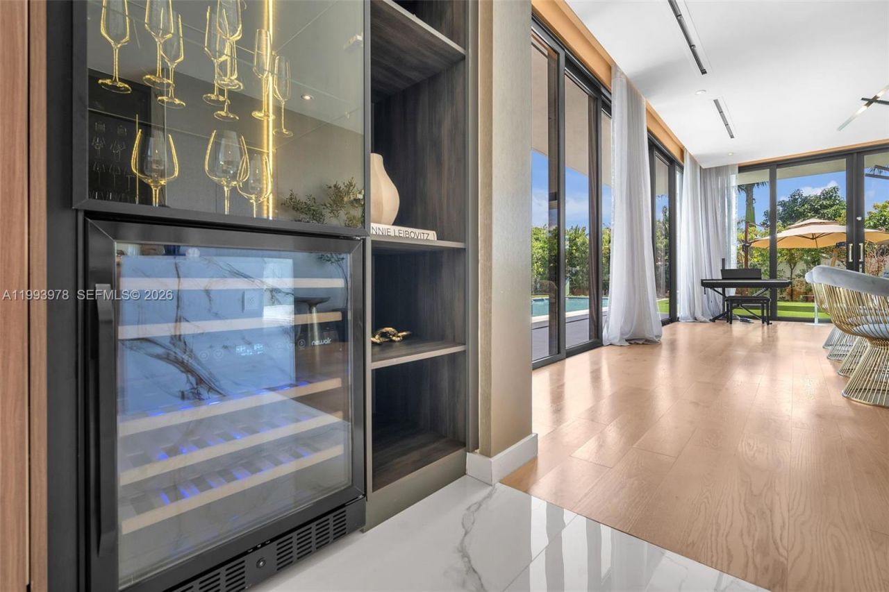 46 NE 162nd St , Miami, FL 33162 Photo