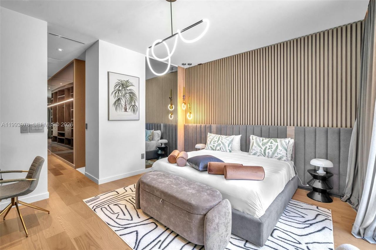 46 NE 162nd St , Miami, FL 33162 Photo