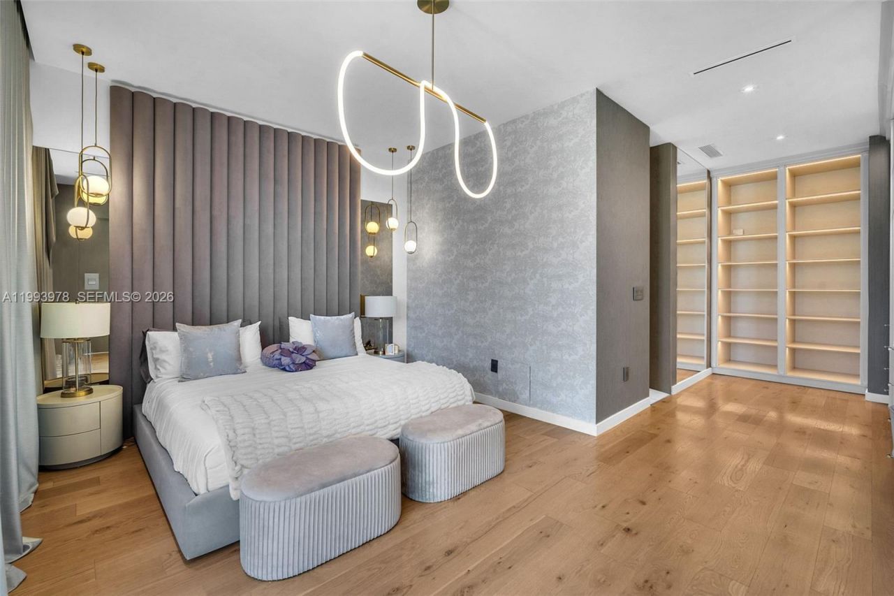 46 NE 162nd St , Miami, FL 33162 Photo