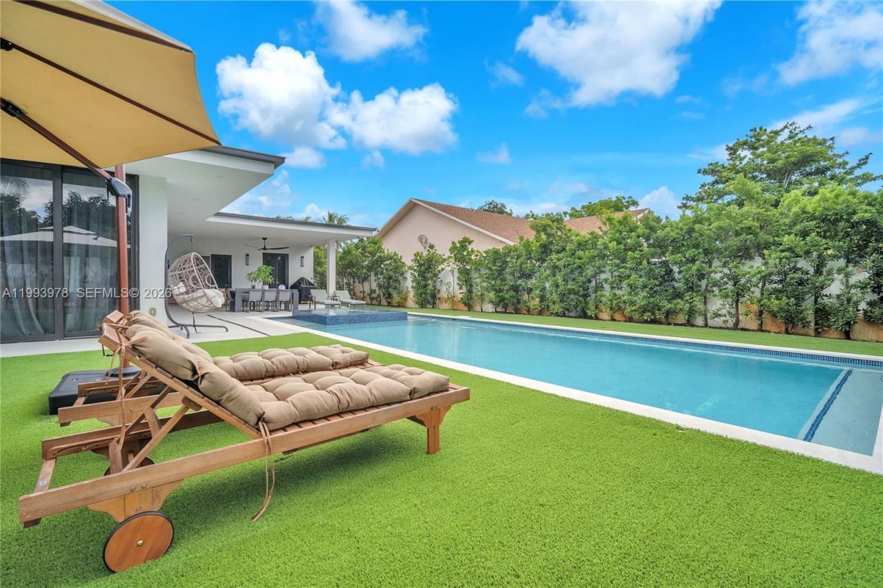 46 NE 162nd St , Miami, FL 33162 Photo