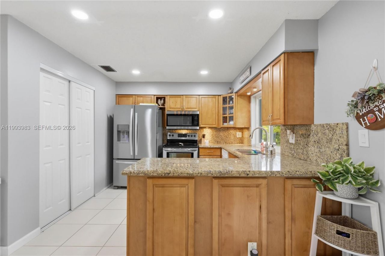 8515 NW 26th Dr, Coral Springs, FL 33065 Photo