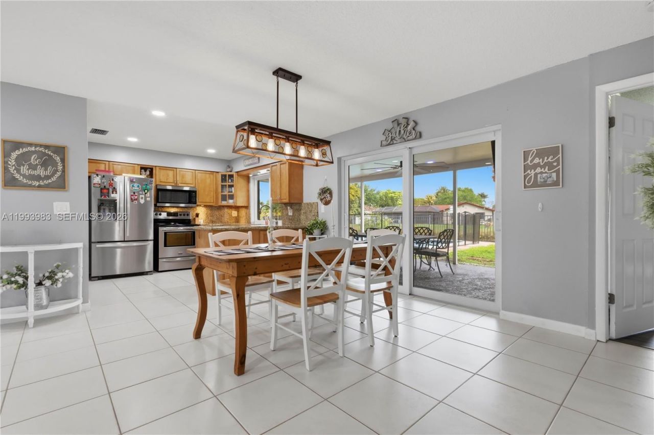 8515 NW 26th Dr, Coral Springs, FL 33065 Photo