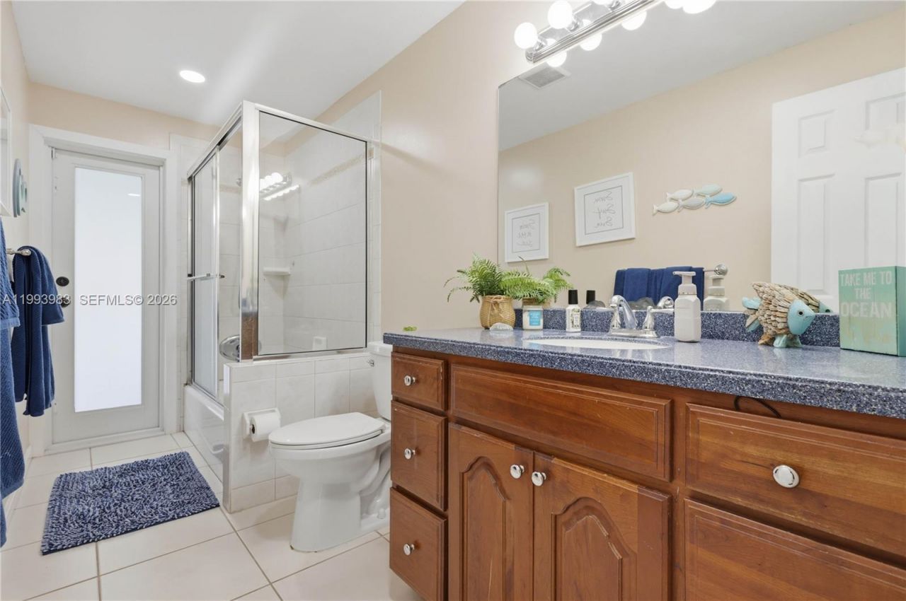 8515 NW 26th Dr, Coral Springs, FL 33065 Photo