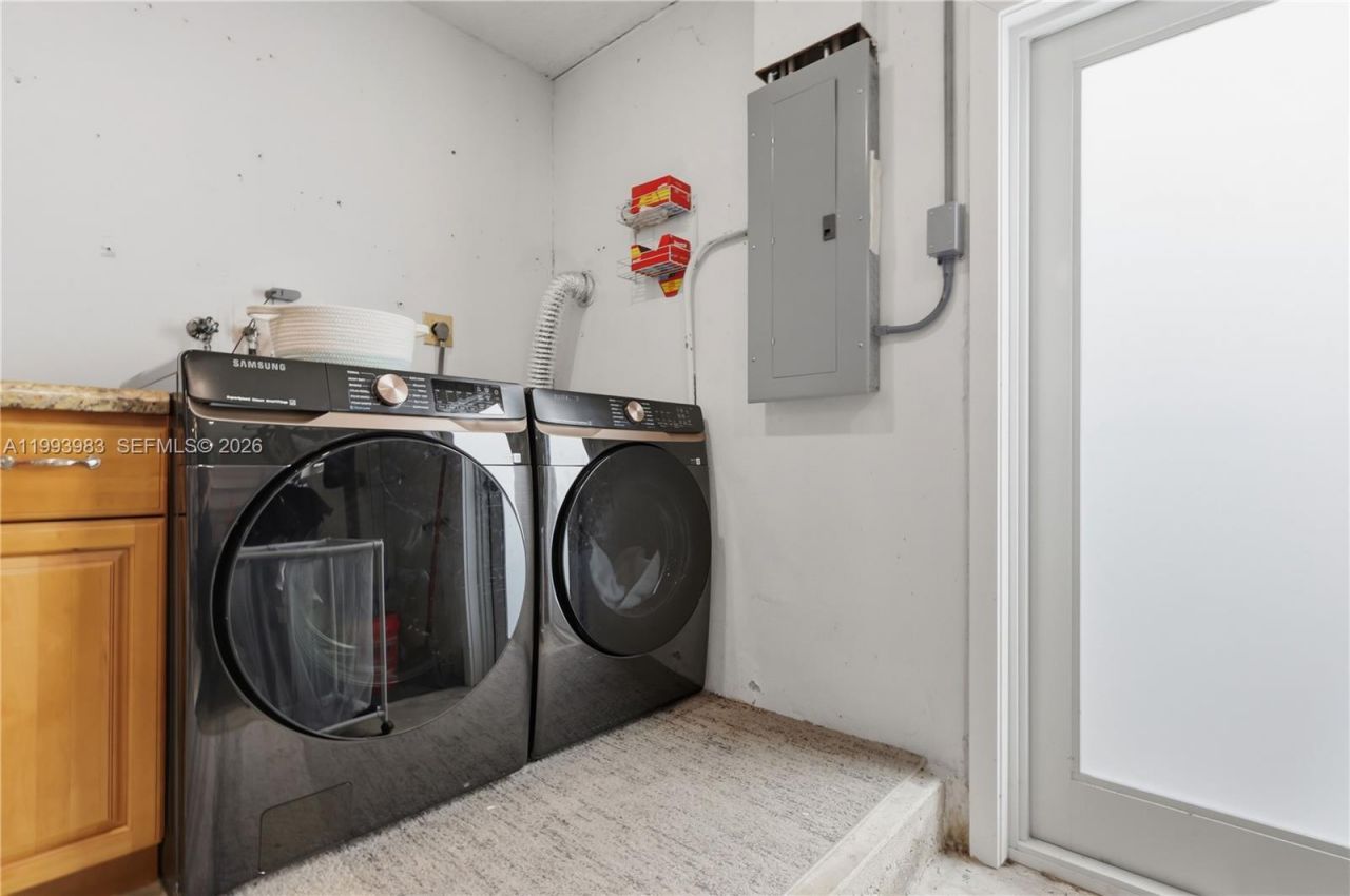 8515 NW 26th Dr, Coral Springs, FL 33065 Photo