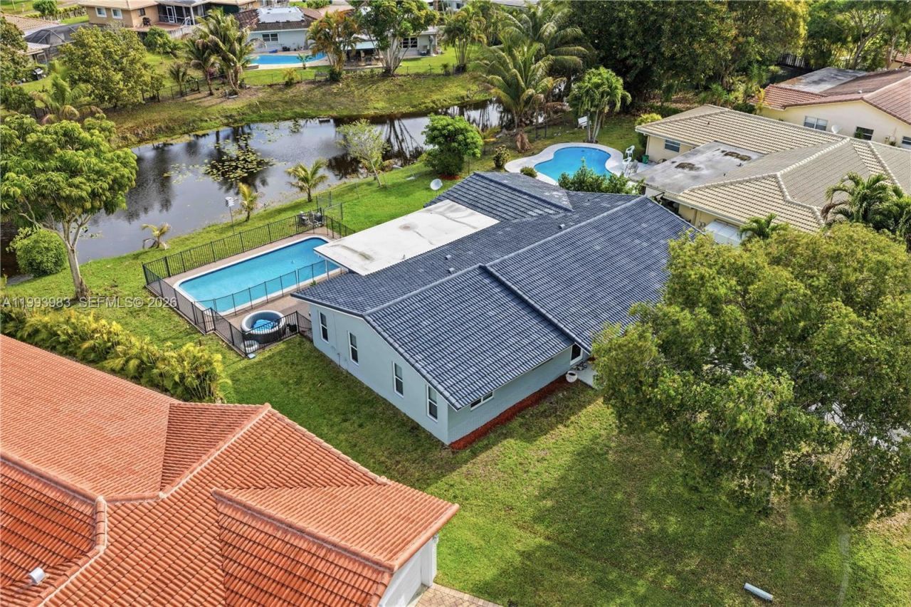 8515 NW 26th Dr, Coral Springs, FL 33065 Photo