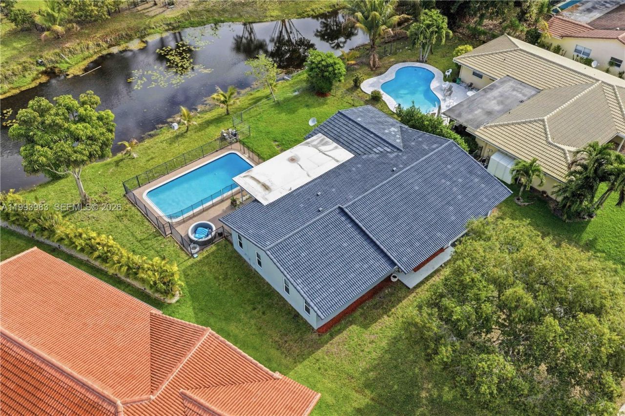 8515 NW 26th Dr, Coral Springs, FL 33065 Photo