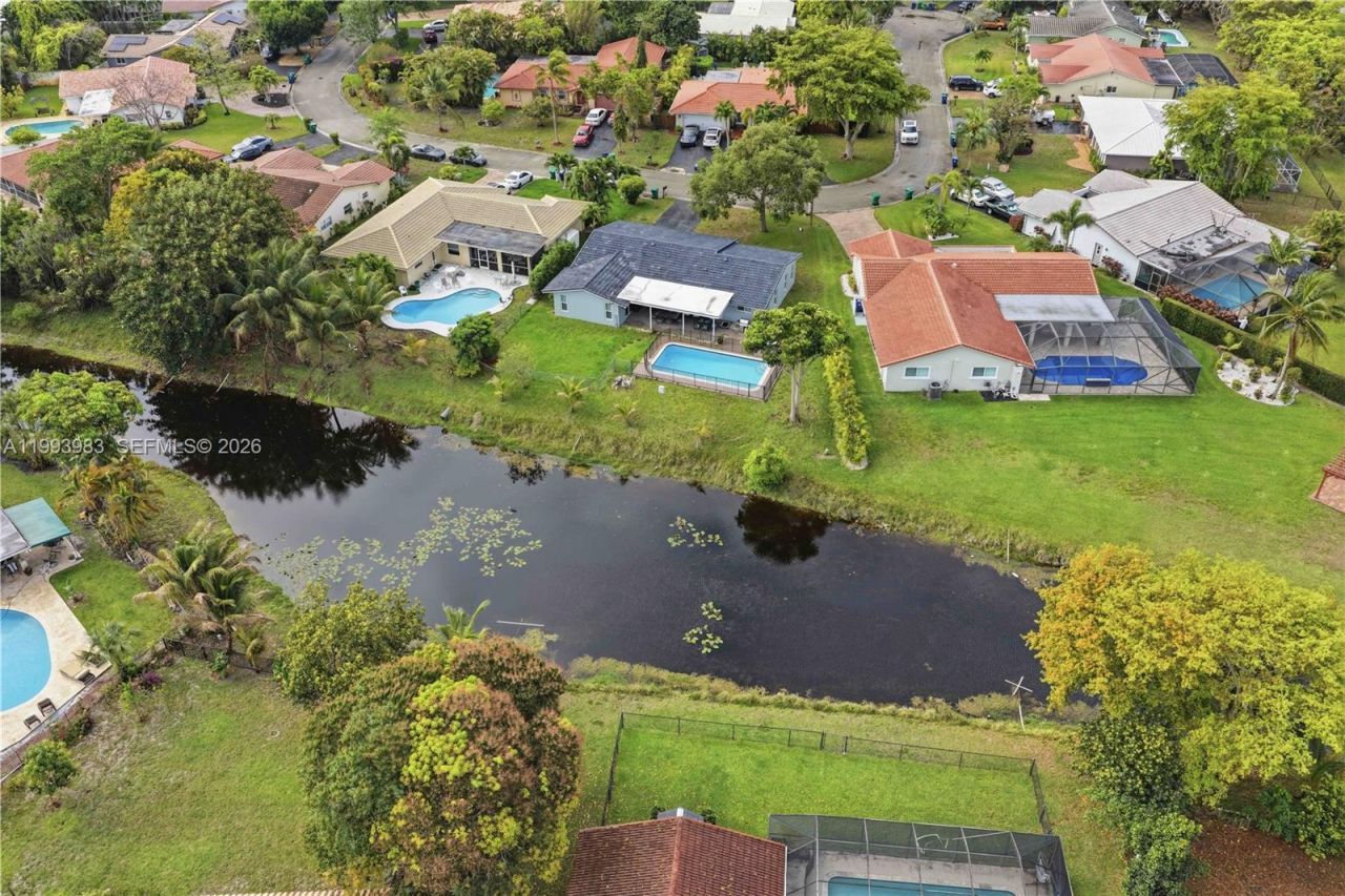 8515 NW 26th Dr, Coral Springs, FL 33065 Photo