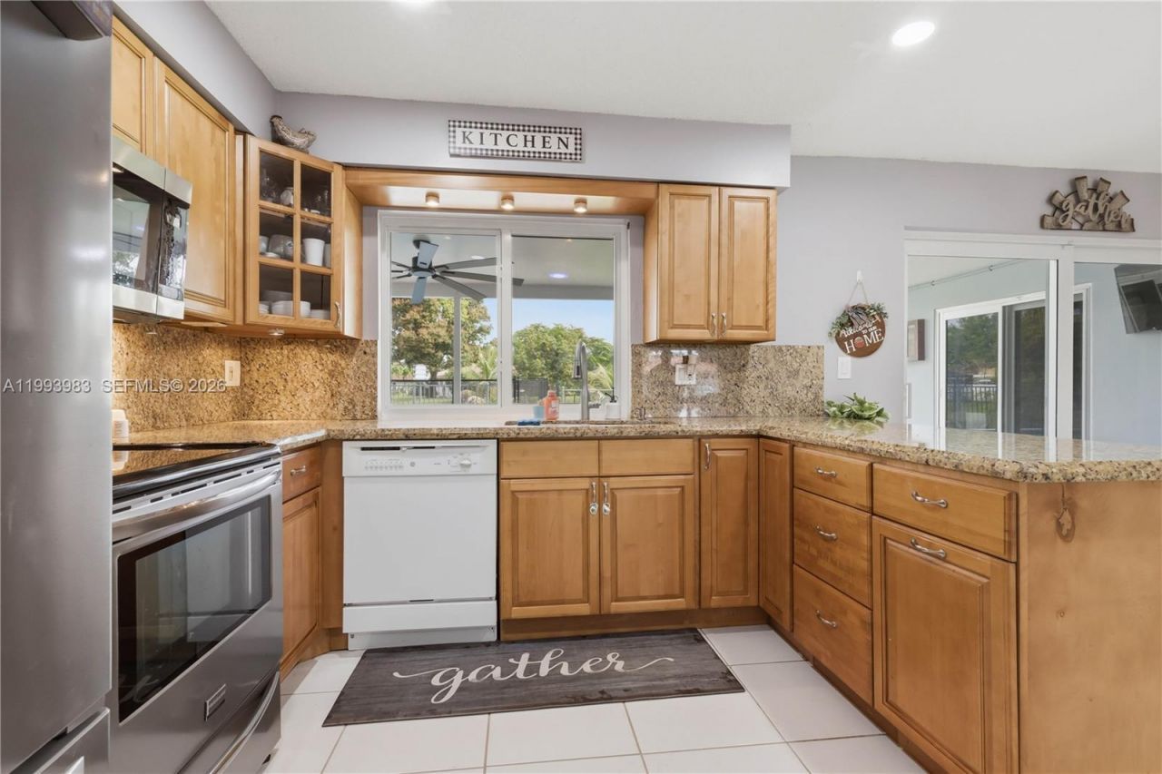 8515 NW 26th Dr, Coral Springs, FL 33065 Photo