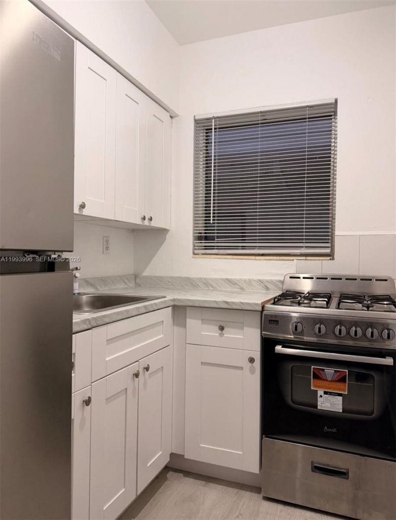 7717 Byron Ave , Unit 9, Miami Beach, FL 33141 Photo