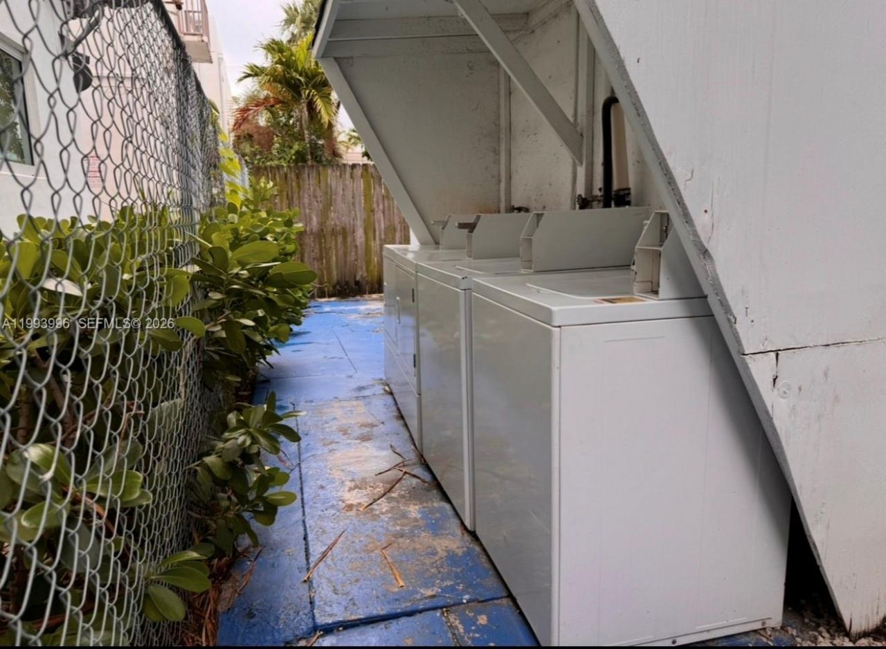 7717 Byron Ave , Unit 9, Miami Beach, FL 33141 Photo