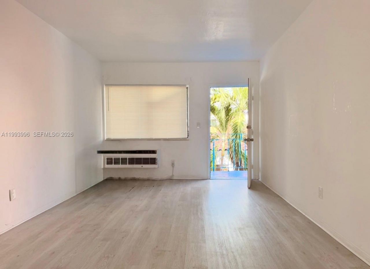 7717 Byron Ave , Unit 9, Miami Beach, FL 33141 Photo