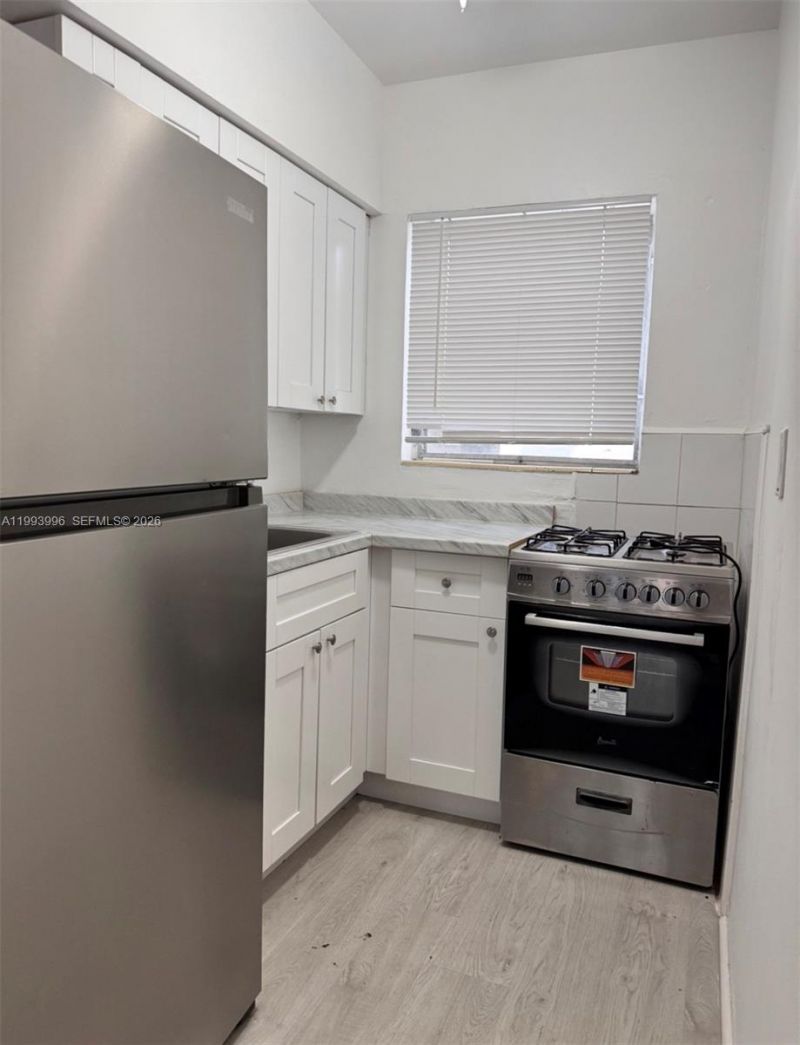 7717 Byron Ave , Unit 9, Miami Beach, FL 33141 Photo