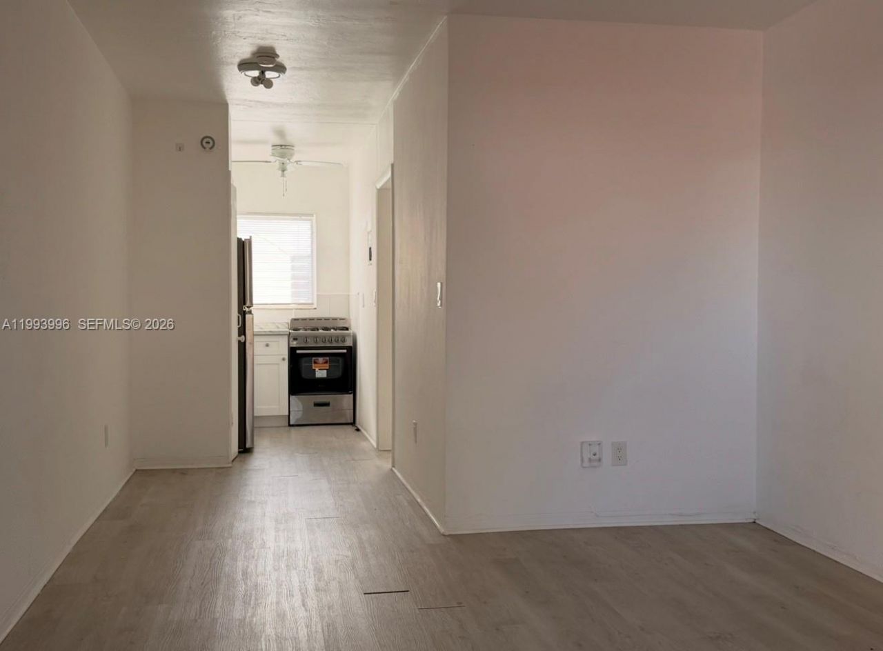 7717 Byron Ave , Unit 9, Miami Beach, FL 33141 Photo