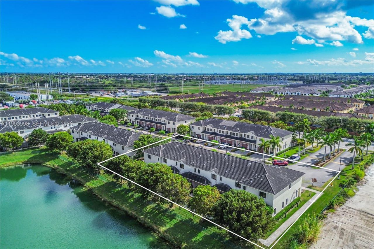 12785 SW 131st Ter , Miami, FL 33186 Photo