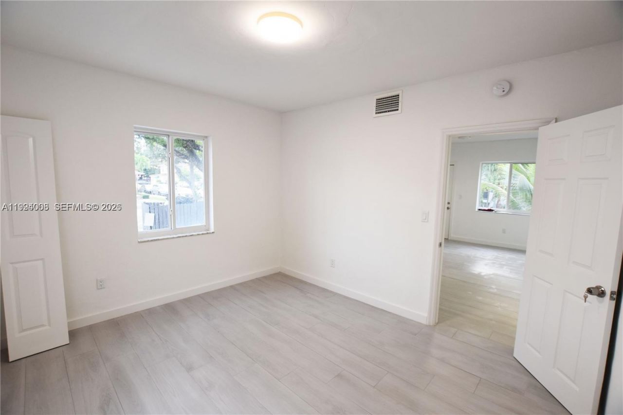835 SW 8th Ave, Miami, FL 33130 Photo