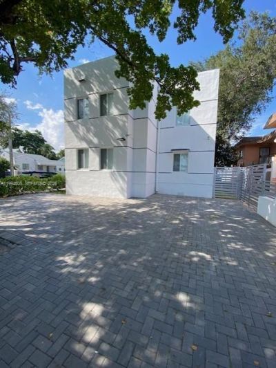 835 SW 8th Ave , Miami, FL 33130 Photo