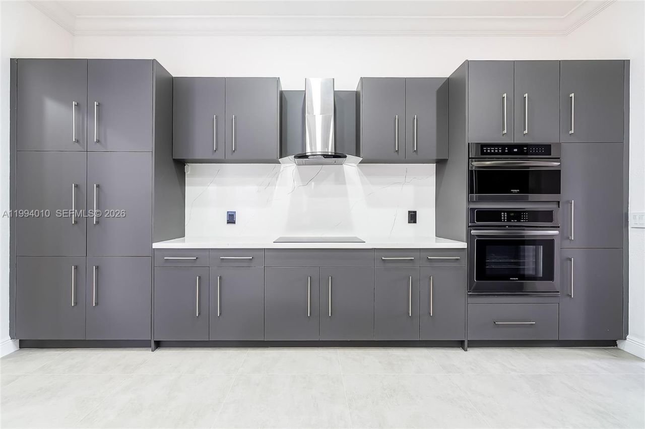 920 Captiva Dr, Hollywood, FL 33019 Photo