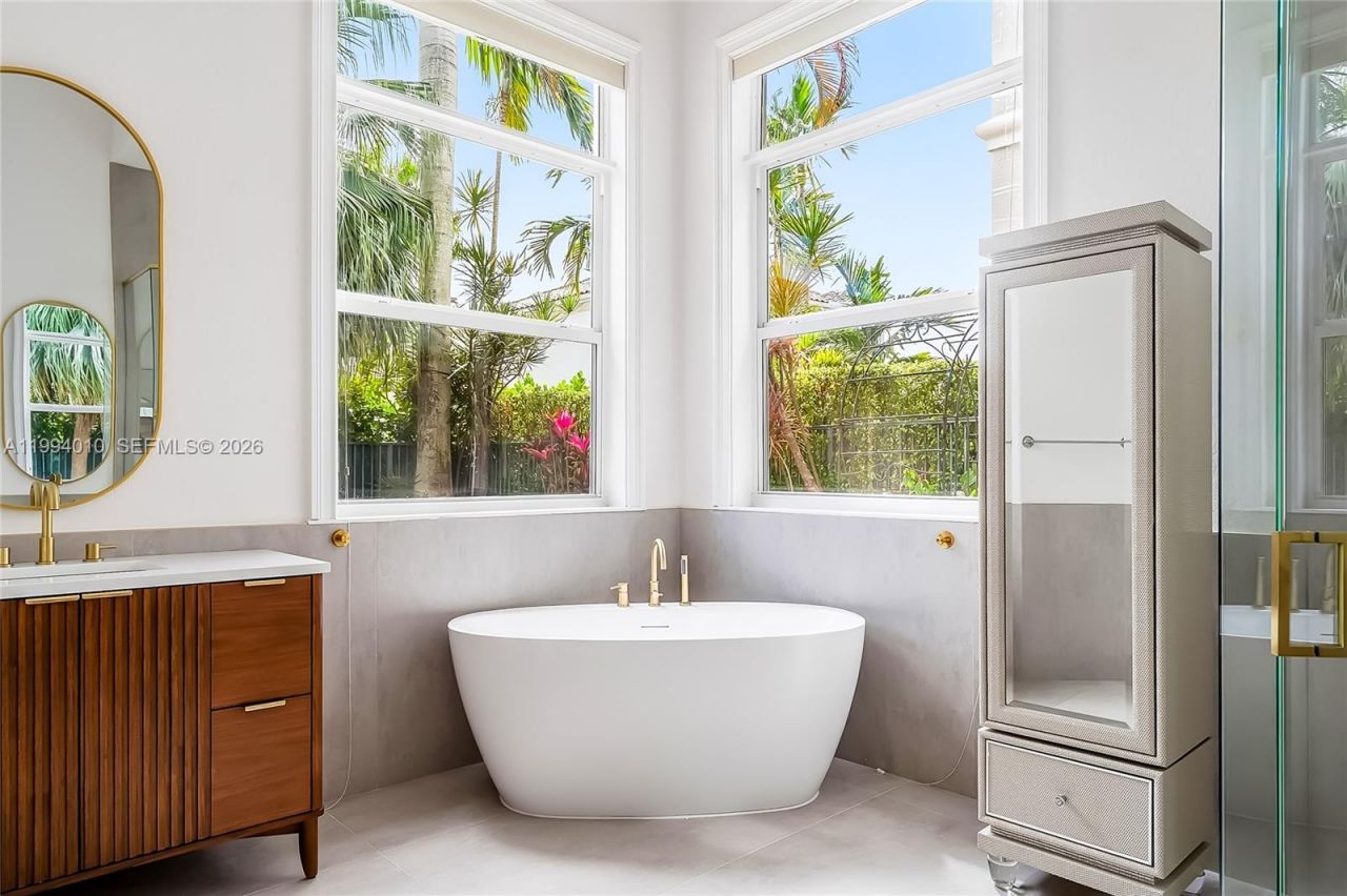 920 Captiva Dr, Hollywood, FL 33019 Photo